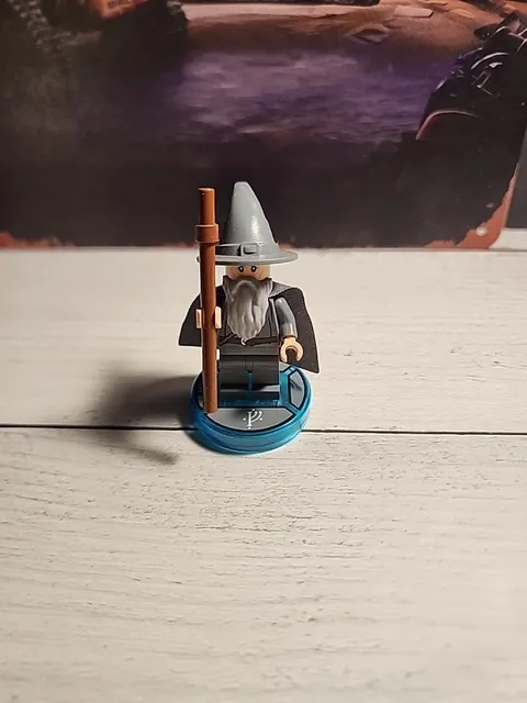 Gandalf The Grey Lego Dimensions The Lord of the Rings MiniFigure (Brown Staff)