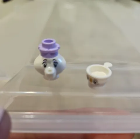Lego Duplo Item Mrs. Potts Chip Teapot white/purple (Beauty & Beast)