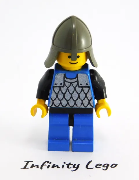 LEGO 1992 Vintage Knight with Scale Minifigure Castle Dual Defender 1491