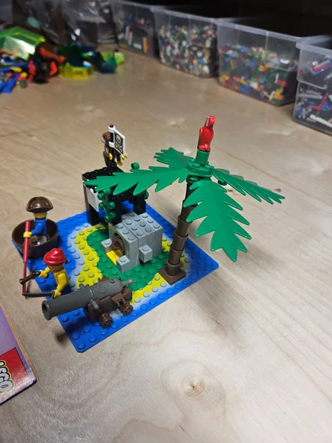 LEGO Pirates 6260: Shipwreck Island Vintage 1989 100% Complete W/instructions