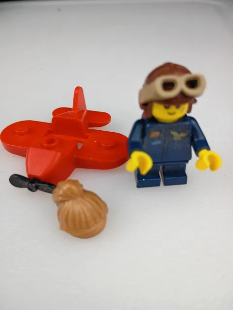 LEGO Minifigures Series 21 Female Airplane Girl 