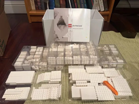 LEGO ARCHITECTURE: Architecture Studio (21050) - Very Good Condition