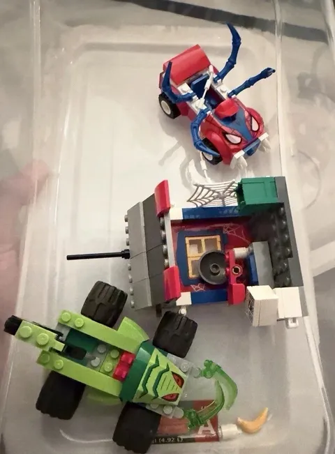LEGO Marvel 10754 Spider-Man vs Scorpion Street Showdown Cars + Wall Lot