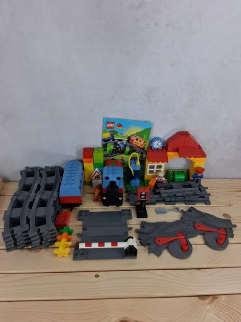 Lego Duplo 10506 + 10507 Complete sets+Spare DUPLO Bricks  Includes Instructions