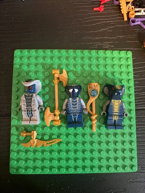LEGO Ninjago Lot of 3 Snakes: Mezmo njo0059 & Rattla njo0033 & Slithra njo0045
