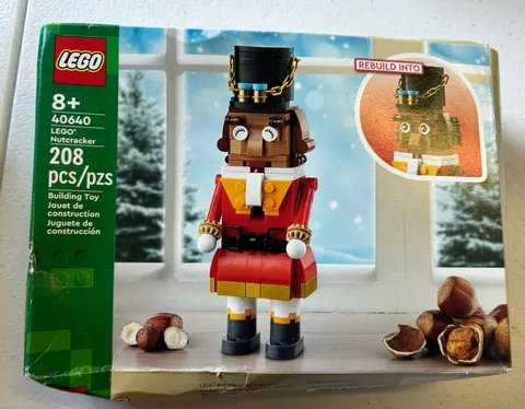 LEGO Nutcracker Christmas Holiday Building Toy Set 208 Pieces New Box Damage