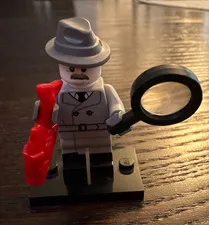 LEGO Minifigures Detective Minifigure Gray Suit w/ Hat, Magnifying Glass & Base