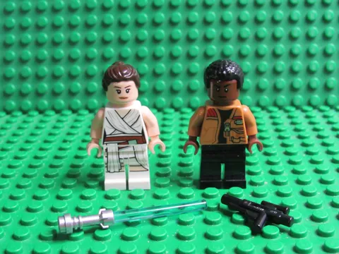 Lot of 2 Star Wars Lego Minifigures Finn + Rey  blaster lightsaber LS56