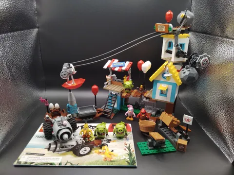 LEGO The Angry Birds Movie: Pig City Teardown 75824 & Piggy Car Escape INCOMPLET