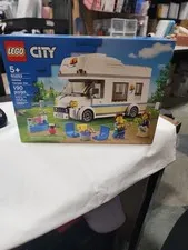 LEGO CITY: Holiday Camper Van (60283)