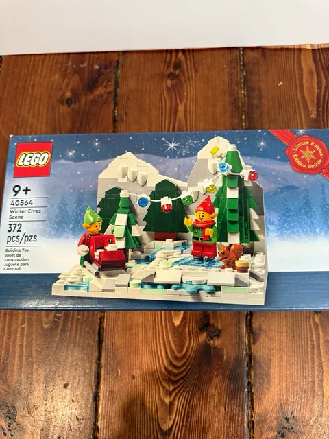LEGO Seasonal Christmas Limited Edition 40564 Winter Elves Scene 372 pcs Ages 9+