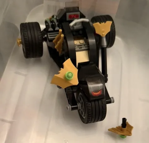 LEGO 76118 Mr Freeze Batcycle Battle Batcycle Bike + 2 Batwing Batarangs Lot