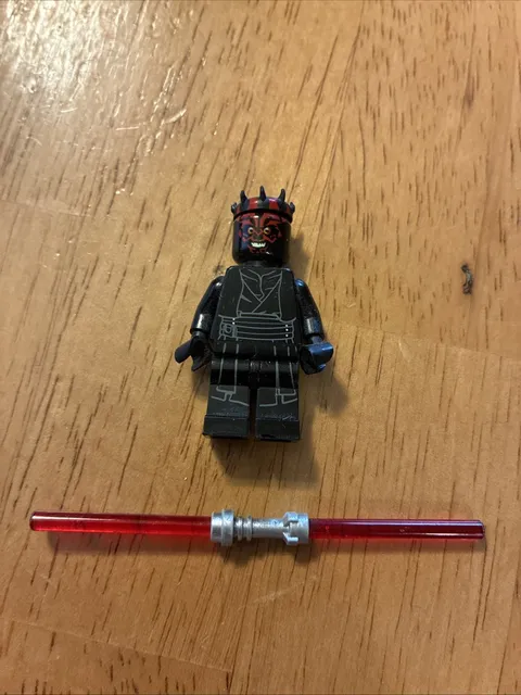 LEGO Star Wars Darth Maul Minifigure w/ Red Double-Bladed Lightsaber Authentic 