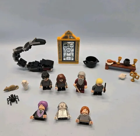 HARRY POTTER MINIFIGS • Lego Lot of 20+ Figures And Accessories Incomplete Set
