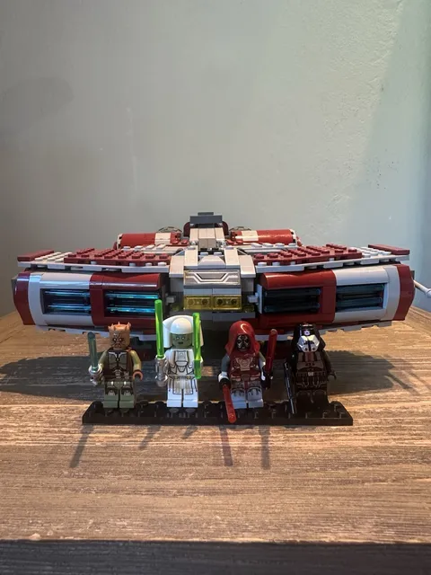 LEGO STAR WARS: Jedi Defender-Class Cruiser 75025 w/ ALL 4 MINIFIGURES (READ)