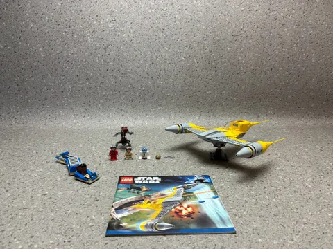 LEGO ® Star Wars 7877 Naboo Starfighter