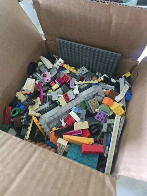 Bulk LEGO Lot ~3.5-4 lbs Mixed