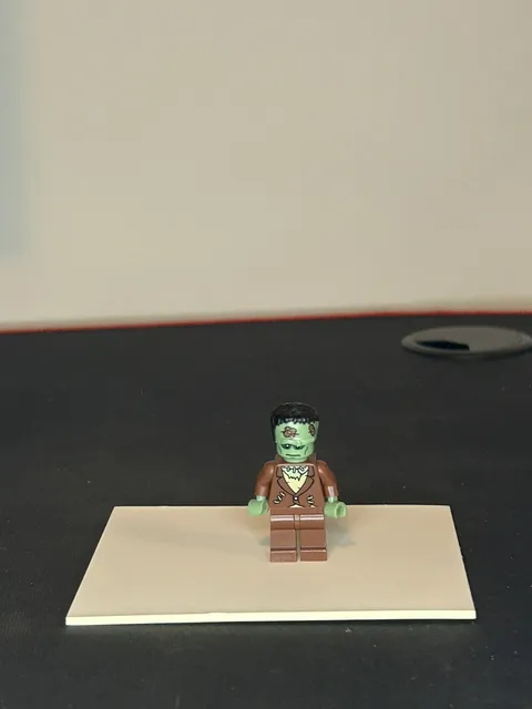 LEGO® Minifig twn528 - Frankenstein's Monster (Frankenstein)