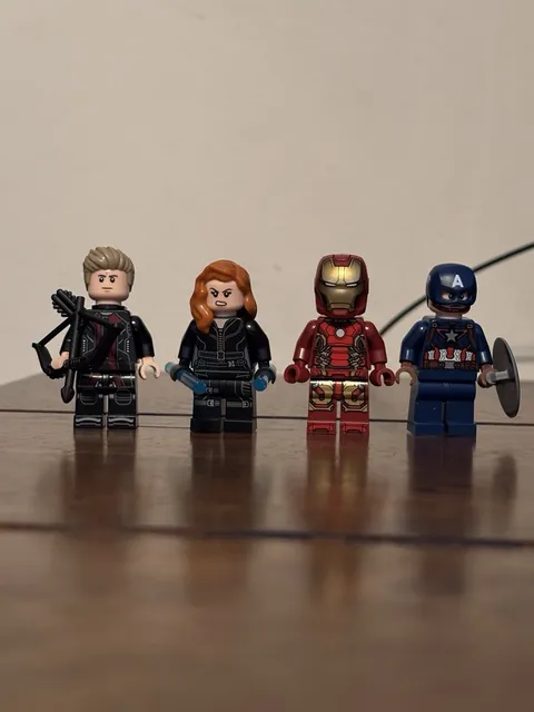 LEGO Marvel The Avengers Assemble: Age of Ultron (76291) only 4 minifigures