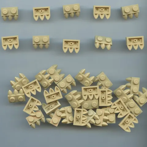 LEGO x 40 Tan Plate, Modified 1 x 2 with 3 Teeth 15208
