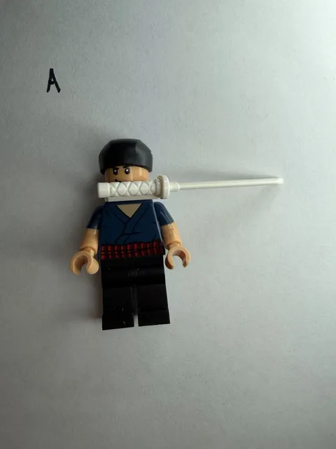 Lego One Piece Minifigure ~ Zoro ~ New ~ 75640 ~ (M16)