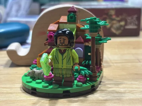 LEGO Disney Enchanto Scene Bruno Madrigal Minifigure, Magic of Disney 21352 Idea