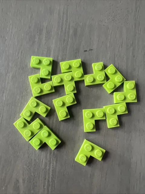 LEGO 2420 Lime Plate 2 x 2 Corner 14 Pieces