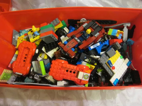 LEGO JUNIORS Easy to Build RACE CAR RALLY 10673 Retired Storage Case Toy