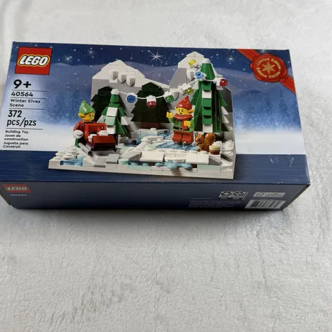 LEGO Seasonal: Winter Elves Scene (40564)