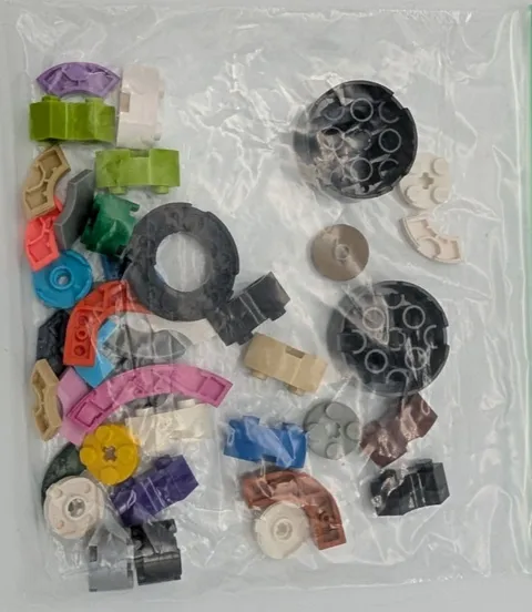 LEGO various size/shape curve brick plates (28 pcs) various colors Brick lot