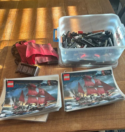 Lego set 4195: Queen Anne’s Revenge