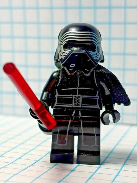 LEGO KYLO REN MINIFIG 👀 Star Wars The Force Awakens Supreme Leader Ren SW1061