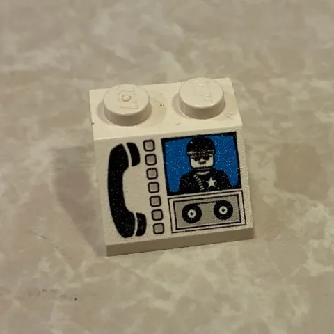 LEGO White Slope 45 2 x 2 Phone, Buttons Minifigure Blue Screen Pattern 3039px14
