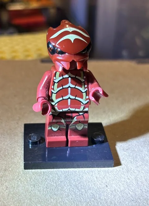 LEGO Alien Buggoid Dark Red minifigure Galaxy Squad 