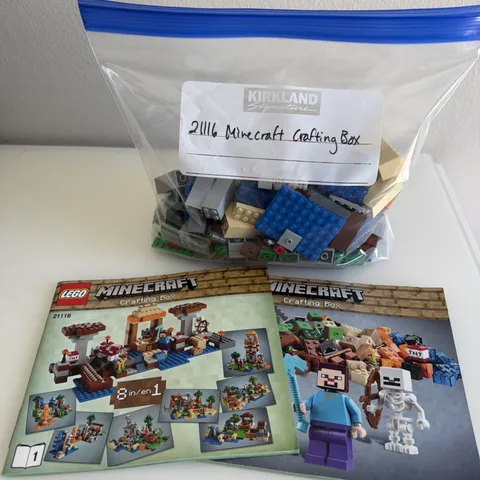 Lego Minecraft Crafting Box 21116 Retired 99.99% Complete