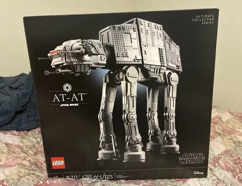 LEGO Star Wars UCS AT-AT 75313 6785pcs Brick Separator 27x10x24in