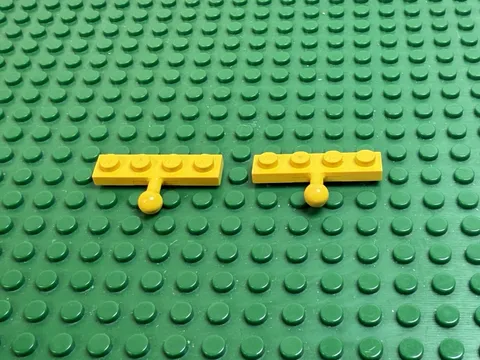 1995 LEGO Yellow Modified Plates 1 x 4 with Tow Ball (2 PCS) 6649 #3184