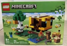 LEGO Minecraft The Bee Cottage 21241 - NEW FACTORY SEALED