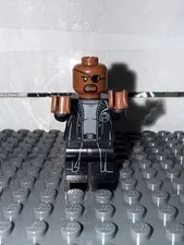 LEGO Sh0585a - Nick Fury - Gray Sweater and Black Trench Coat, Shirt Tail