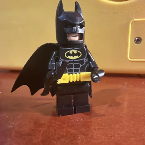 LEGO Batman Minifig Black Suit Yellow Utility Belt Cape, Smirk w/ Teeth
