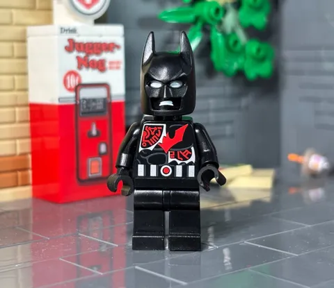 KO customs LEGO Batman Beyond Minifigure (BATTLE DAMAGED VARIANT)