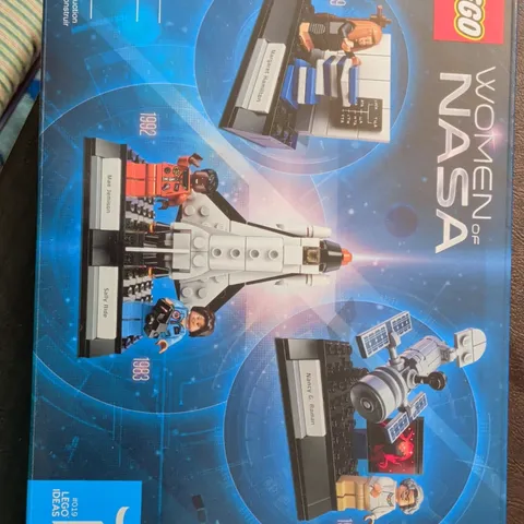 LEGO Ideas Women of NASA 21312 Complete Set 231 pcs Display Stand Included