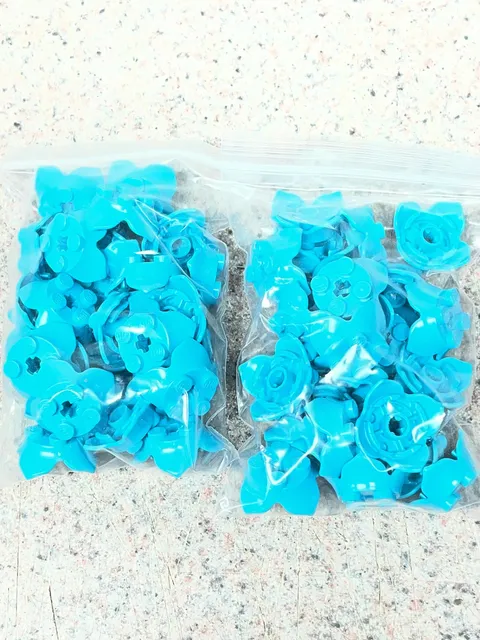Lot Of 50 NEW Lego 15469 Medium Azure Blue Plant Leaves 2x2 With 4 Petals Flower