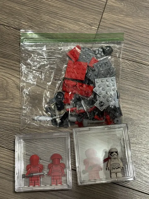 LEGO Star Wars: Elite Praetorian Guard Battle Pack (75225) 100% Complete-No manu