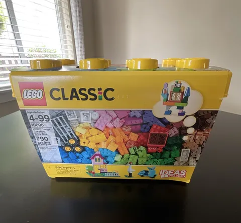 LEGO Large Creative Brick Box 10698 CLASSIC 790pcs Ideas Included Age 4-99