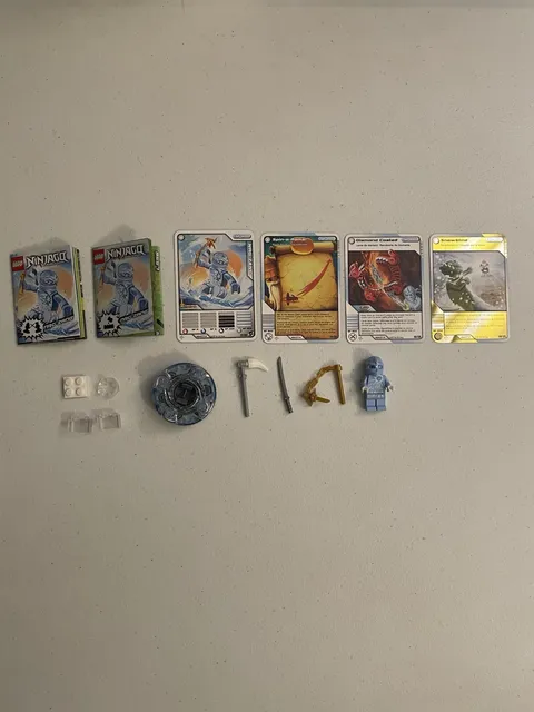 LEGO NINJAGO: NRG Zane Spinner Set (9590) Missing 1 Card