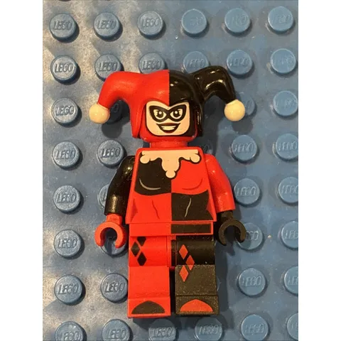 Lego Harley Quinn Minifigure #sh0959 Jester’s Cap Black & Red Hands