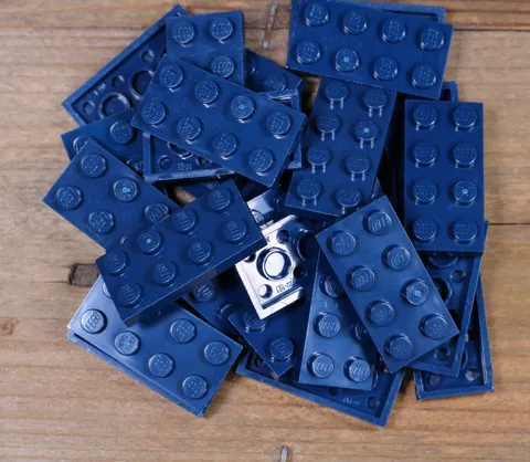 LEGO Dark Blue Plate 2 x 4 Part No. 3020 Qty 25