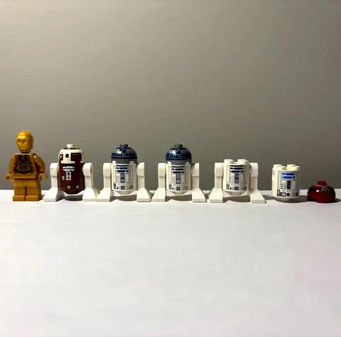 LEGO Star Wars Droid Minifigure Lot! C-3PO sw0161, R7-D4 sw0119, R2-D2 sw0527a