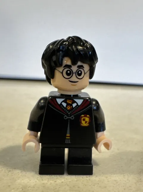 Lego Harry Potter 76387 Gryffindor Robe Black Short Legs Harry Potter Minifigure